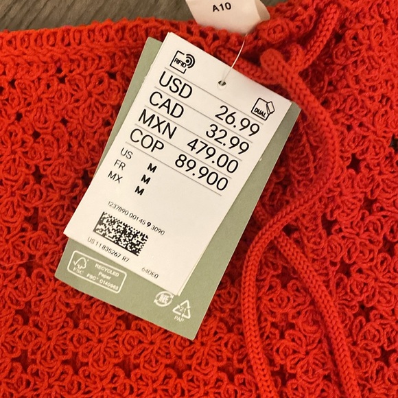 Red crochet shorts - Picture 2 of 6